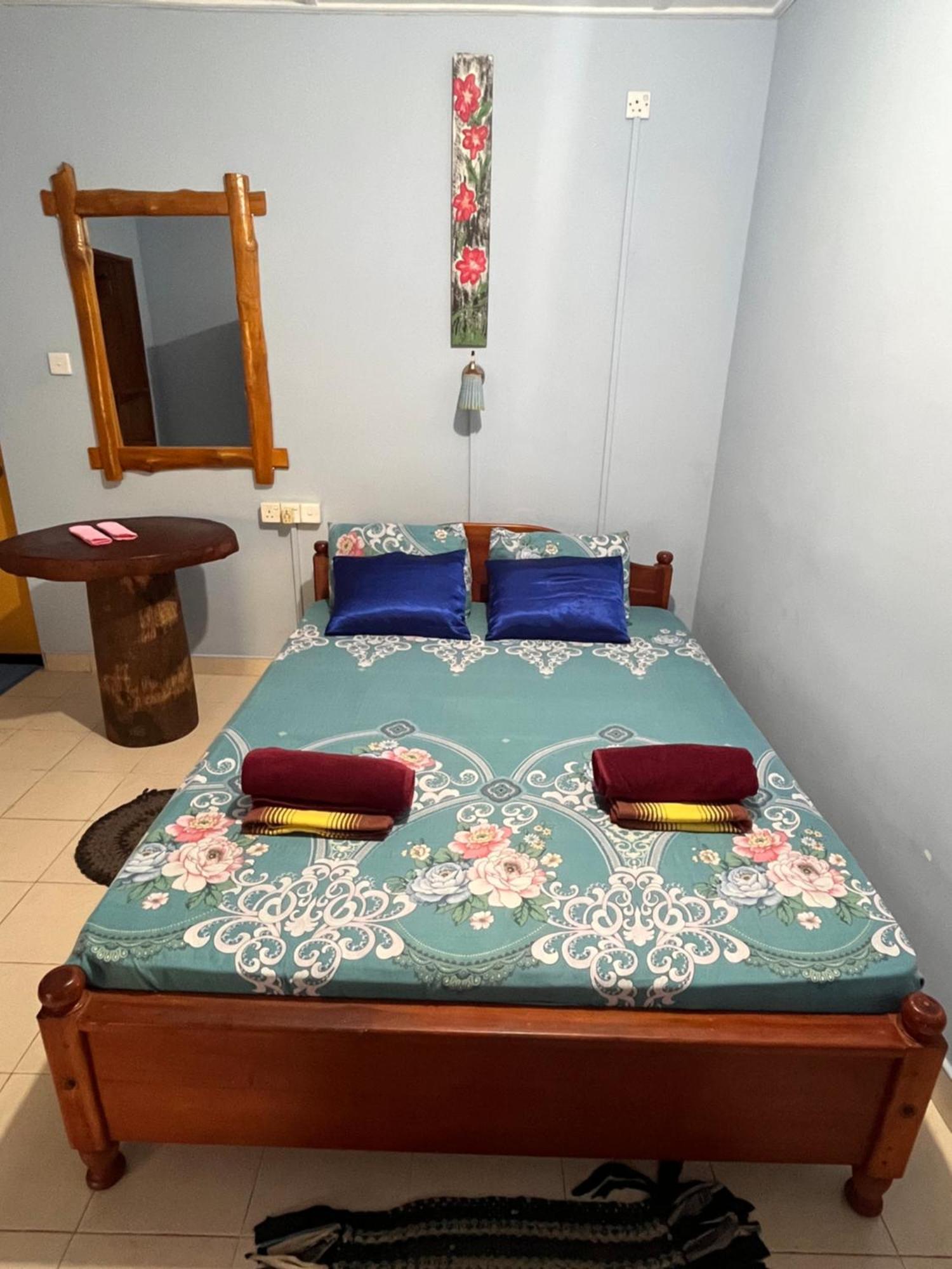 Lobster Inn Trincomalee Bagian luar foto