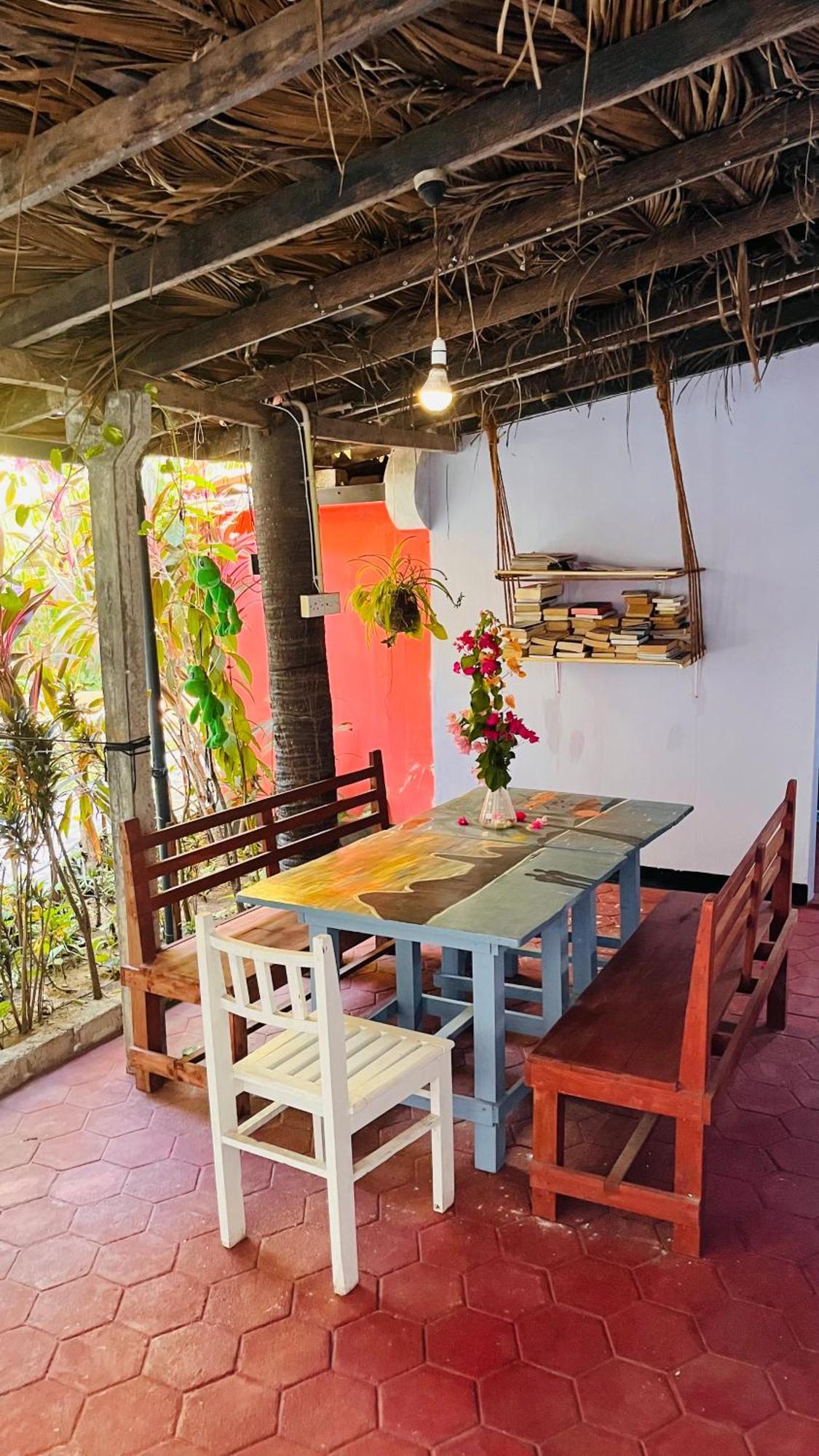 Lobster Inn Trincomalee Bagian luar foto
