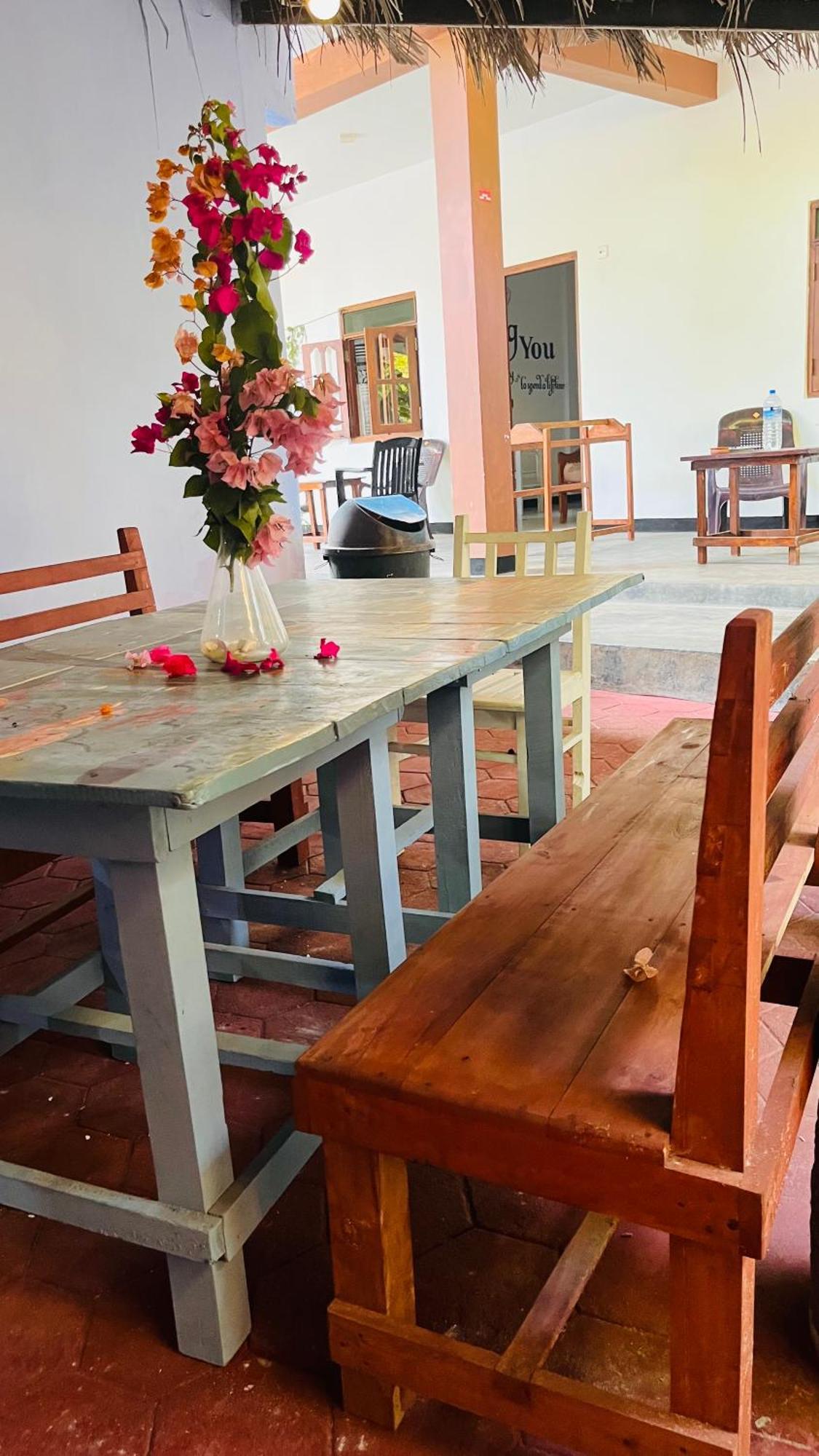 Lobster Inn Trincomalee Bagian luar foto