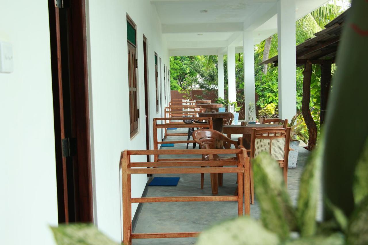 Lobster Inn Trincomalee Bagian luar foto