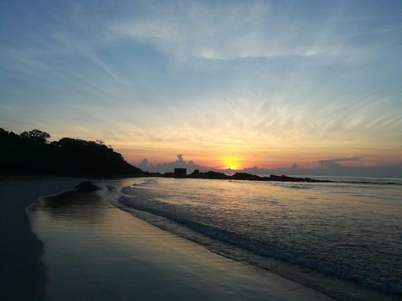 Lobster Inn Trincomalee Bagian luar foto